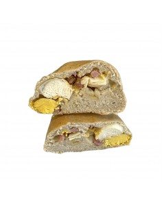 Pagnuttiello napoletano condito con uova sode, salumi e formaggi