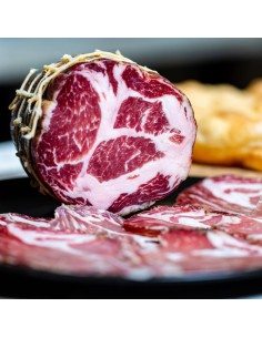 Il capocollo napoletano lavorato artigianalmente
