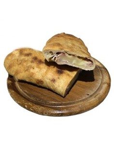 panuozzo di gragnano con fiordilatte di agerola e prosciutto cotto