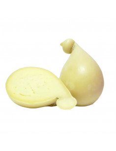 Il caciocavallo del caseificio De Gennaro è prodotto a Vico Equense, in costiera sorrentina 2