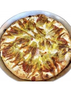 Pizza nel rutiello del Bobb con i fiori di zucca